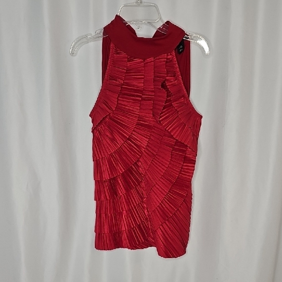 WHBM Scalloped Layered Red Pleated Sleeveless Top Size XS it Would Fit A S/M - Picture 1 of 5